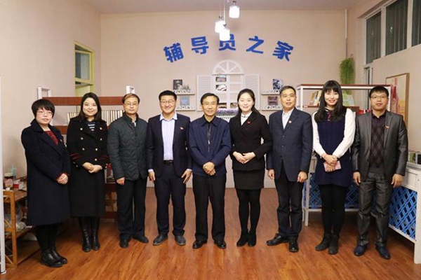 会见image002.jpg
