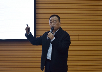程校长讲党课3 - 副本.JPG