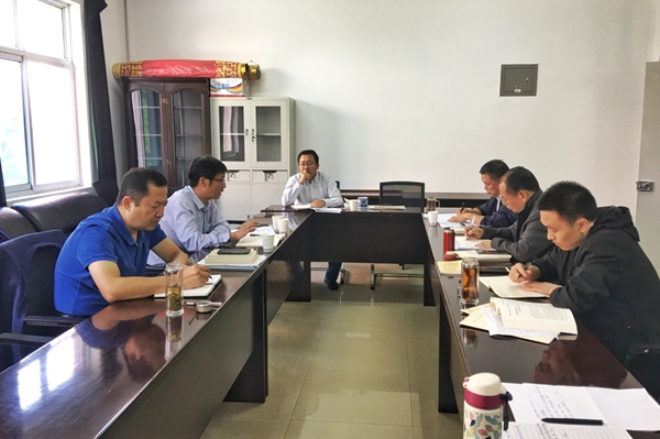 苏文甫副校长现场指导后勤领导班子鄠邑校区主题教育学习.jpg