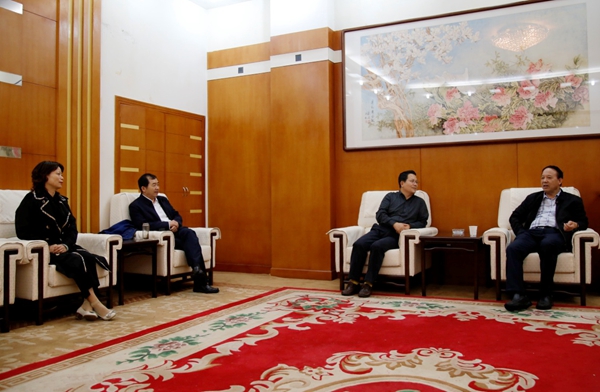 会见.jpg
