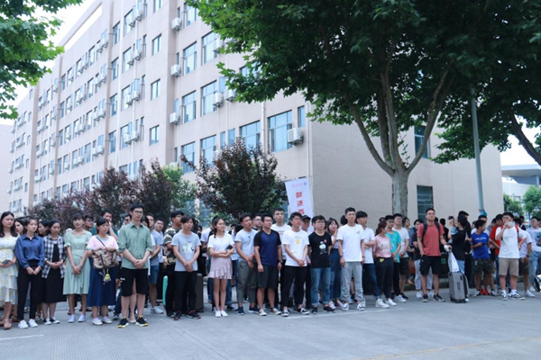 同学们.jpg