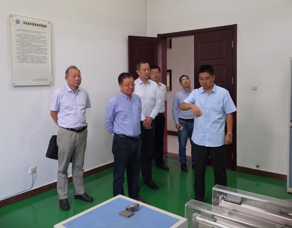 参观油气管道输送安全国家重点实验室.jpg