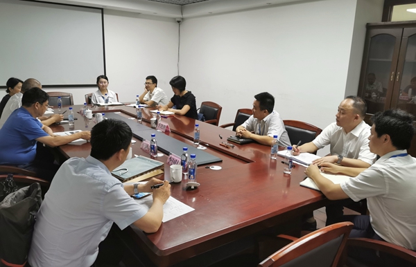 校友代表座谈会.jpg