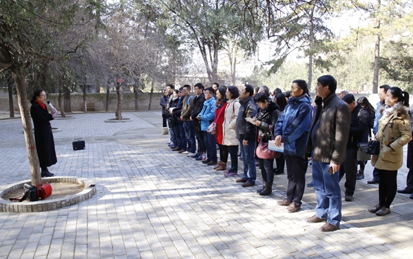 中共延安市委党校陈芳副教授作《延安时期的党群、干群关系》 .JPG